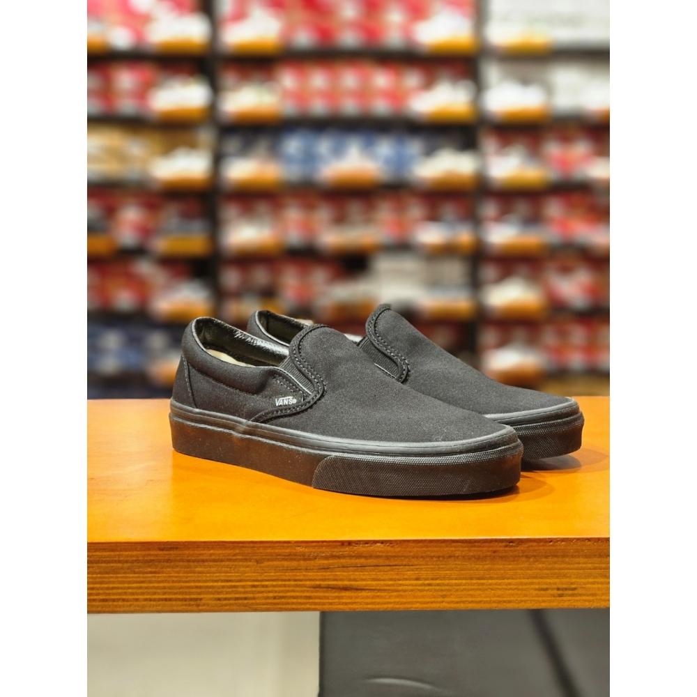 Vans Unisex Core Slip On All Black Slip On Vn000eyebka 220
Vans Unisex Core Slip On All Black Slip On Vn000eyebka 220