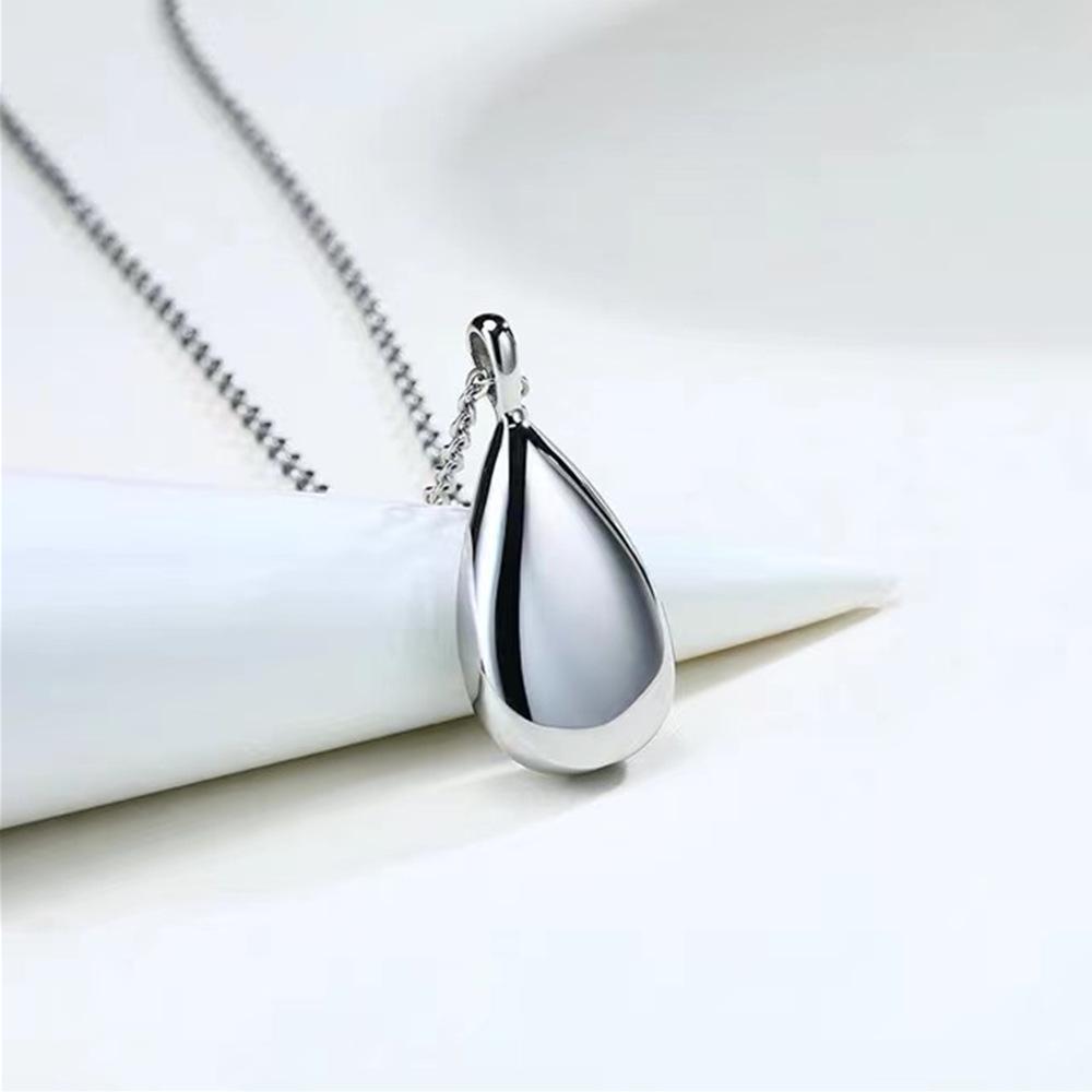 Stainless Steel Teardrop Cremation Urn Necklace for Pet & Family Memorial Without Chain серебряный
Stainless Steel Teardrop Cremation Urn Necklace for Pet & Family Memorial Without Chain серебряный
