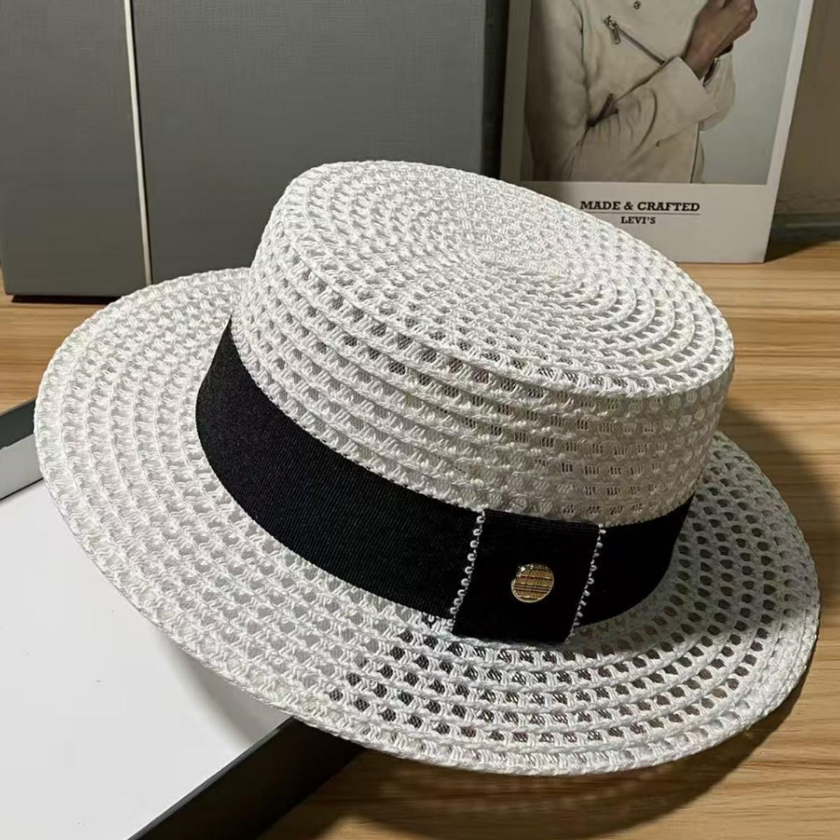 Summer Straw Hat Black and White Hollow British Retro Flat Top Top Hat Beach Sun Protection Visor Versatile Vacation Sun Hat M 56-58cm белый
Summer Straw Hat Black and White Hollow British Retro Flat Top Top Hat Beach Sun Protection Visor Versatile Vacation Sun Hat M 56-58cm белый