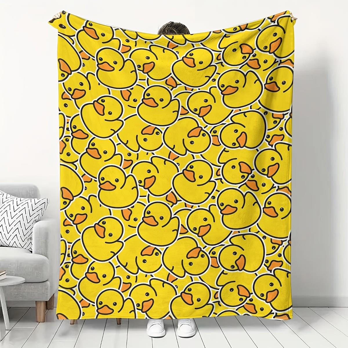 Cute yellow duck patterned flannel blanket Polyester fiber With smiling duck Suitable for family travel and holiday gifts 75x100cm
Cute yellow duck patterned flannel blanket Polyester fiber With smiling duck Suitable for family travel and holiday gifts 75x100cm