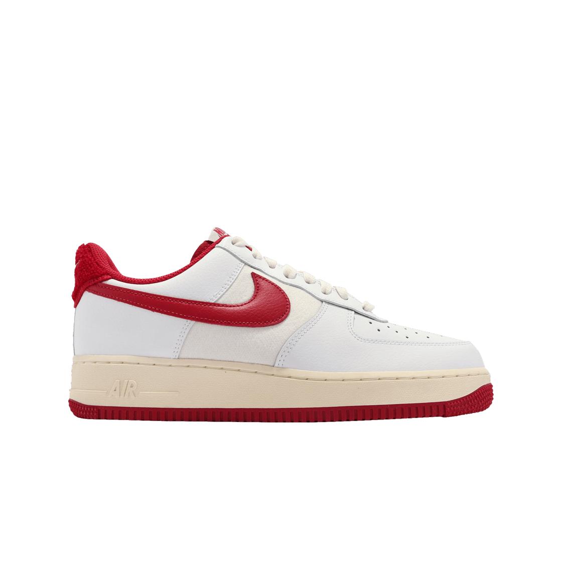Мужские кроссовки Nike Air Force 1 07 LV8 Varsity White Gym Red DO5220-161 
Мужские кроссовки Nike Air Force 1 07 LV8 Varsity White Gym Red DO5220-161