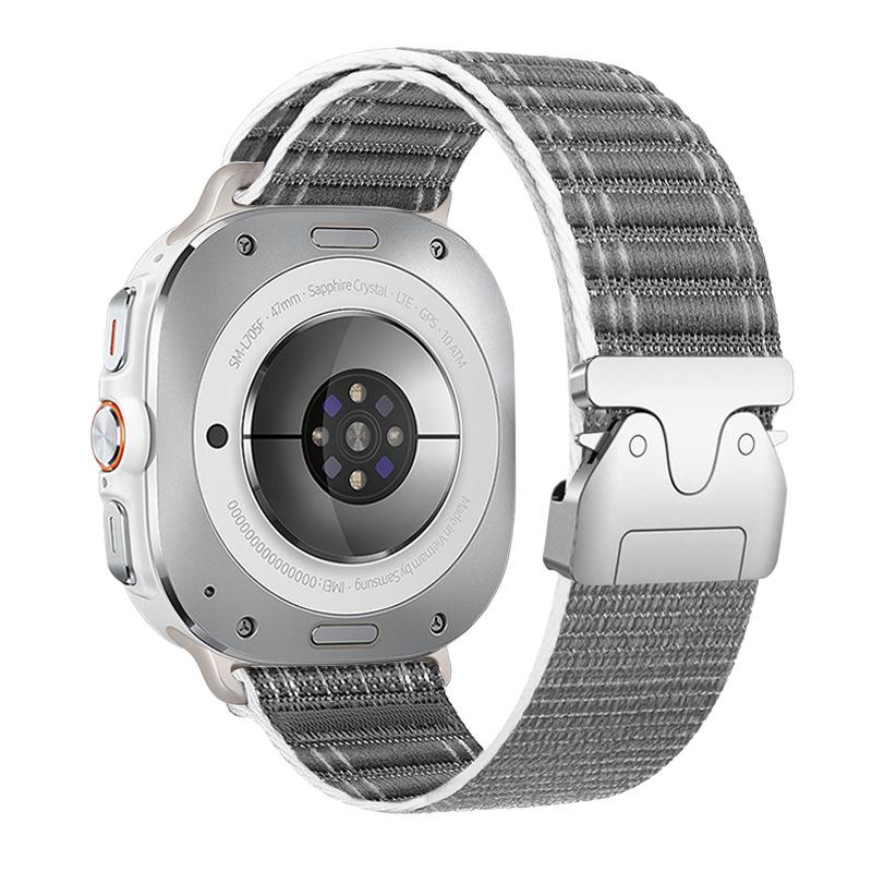 Нейлоновый ремешок Samsung Watch7 Ultra с волнистым узором и застежкой-паракордом 47mm Silver Connector
Нейлоновый ремешок Samsung Watch7 Ultra с волнистым узором и застежкой-паракордом 47mm Silver Connector