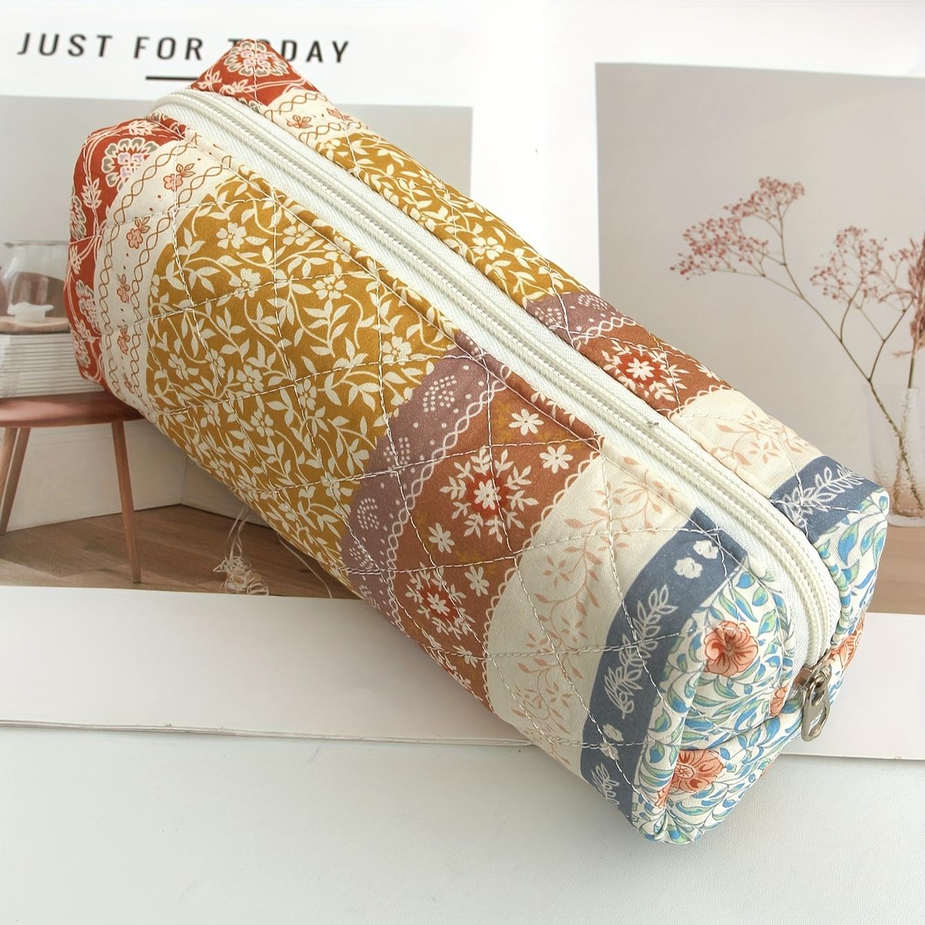 Patchwork Floral Cosmetic Bag Set Women s Bohemian Fit for Storage Lipstick, Skincare Portable Quilted Cosmetic Bag Fashion Cosmetic Bag 20*8*8cm
Patchwork Floral Cosmetic Bag Set Women s Bohemian Fit for Storage Lipstick, Skincare Portable Quilted Cosmetic Bag Fashion Cosmetic Bag 20*8*8cm