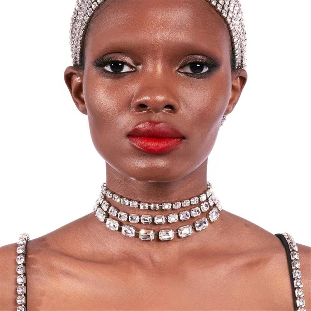 Minimalist Crystal Pendant Choker Necklace - Elegant Women s Fashion Jewelry золотой
Minimalist Crystal Pendant Choker Necklace - Elegant Women s Fashion Jewelry золотой