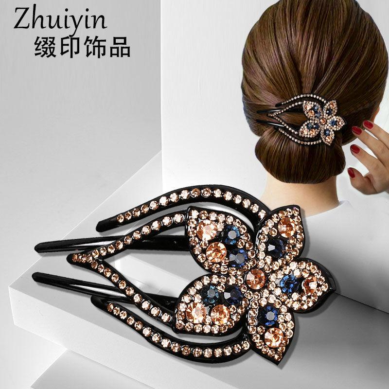 Water drill hair clip One size
Water drill hair clip One size