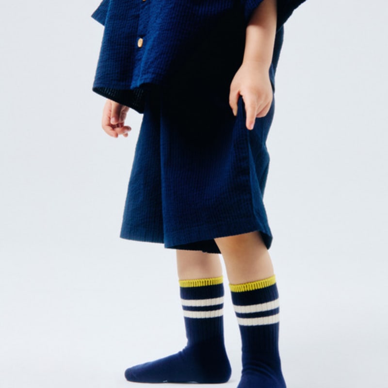 i hate monday spring knit kids socks navy S (IHM03BS02)
i hate monday spring knit kids socks navy S (IHM03BS02)