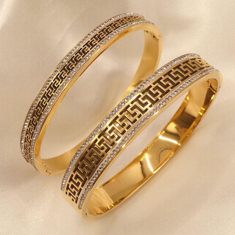 Titanium Steel Great Wall Pattern Bangle with Inlaid Diamonds, Wide and Narrow Versions, Adjustable Buckle, Unique Design.
Titanium Steel Great Wall Pattern Bangle with Inlaid Diamonds, Wide and Narrow Versions, Adjustable Buckle, Unique Design.