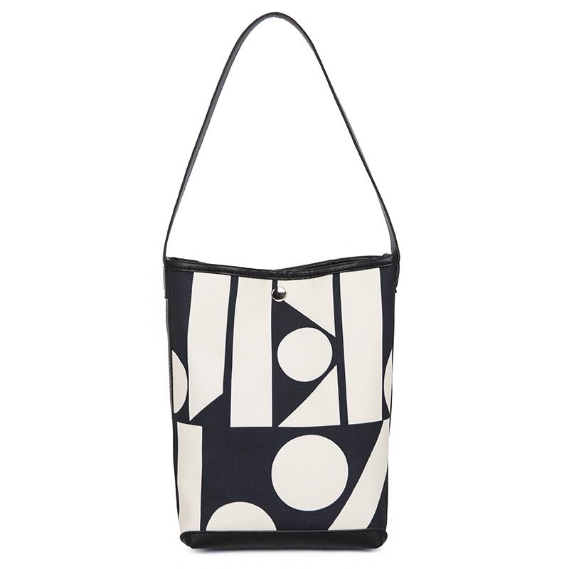 Niche Bucket Bag Fashionable Ladies Shoulder Bag Large Capacity Commuting Bag Versatile Women s Bag one size fits all чёрный
Niche Bucket Bag Fashionable Ladies Shoulder Bag Large Capacity Commuting Bag Versatile Women s Bag one size fits all чёрный