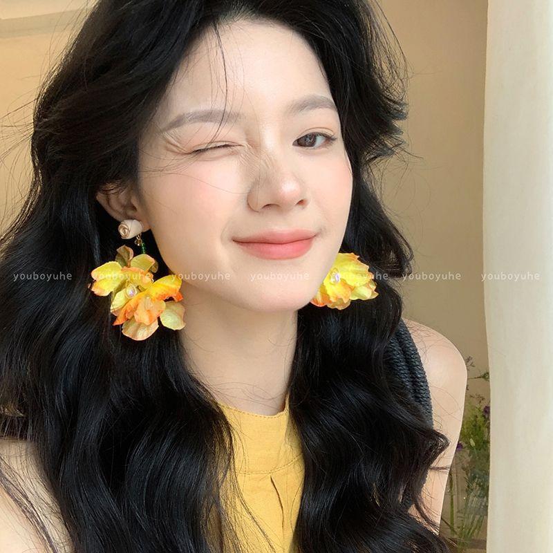 Flower glass beads, water droplets, fringed earrings, Mori vacation style fashion earrings, sweet and fresh temperament earrings
Flower glass beads, water droplets, fringed earrings, Mori vacation style fashion earrings, sweet and fresh temperament earrings