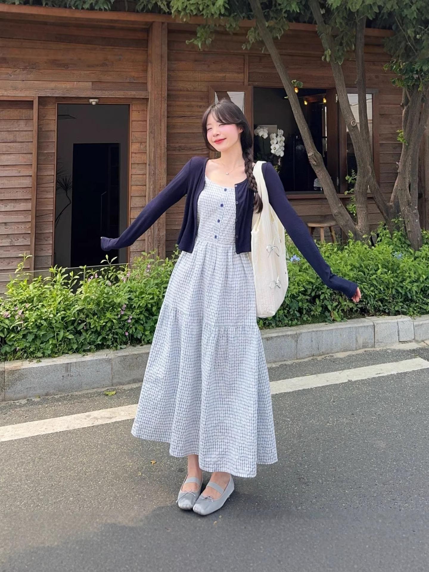 Plus Size Blue Plaid Spaghetti Strap Dress + Long Sleeve Cardigan Set for Women L
Plus Size Blue Plaid Spaghetti Strap Dress + Long Sleeve Cardigan Set for Women L