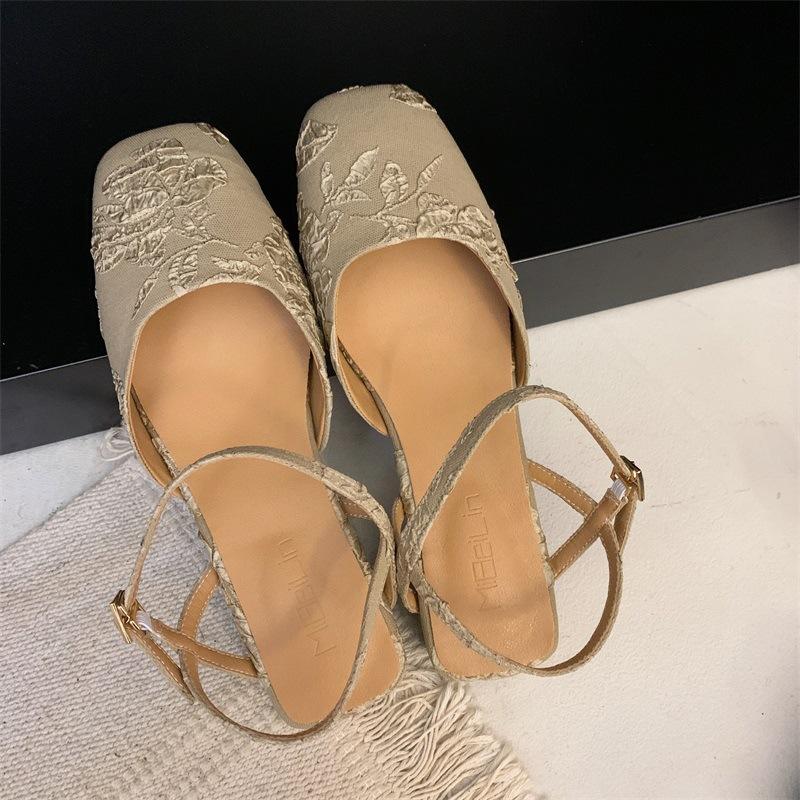 Ретро толстый низкий каблук вышивка темперамент сумка голова сандалии после 2025 тройной ремешок одинарная обувь квадратный носок мода полушлепанцы тканевая обувь 39 хаки
Ретро толстый низкий каблук вышивка темперамент сумка голова сандалии после 2025 тройной ремешок одинарная обувь квадратный носок мода полушлепанцы тканевая обувь 39 хаки