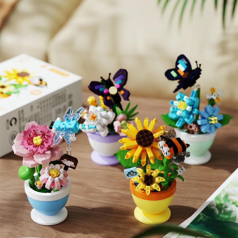 Flower Fairy Sunflower Butterfly Building Blocks - Compatible with Lego, Small Parts, Assembled Ornaments.
Flower Fairy Sunflower Butterfly Building Blocks - Compatible with Lego, Small Parts, Assembled Ornaments.