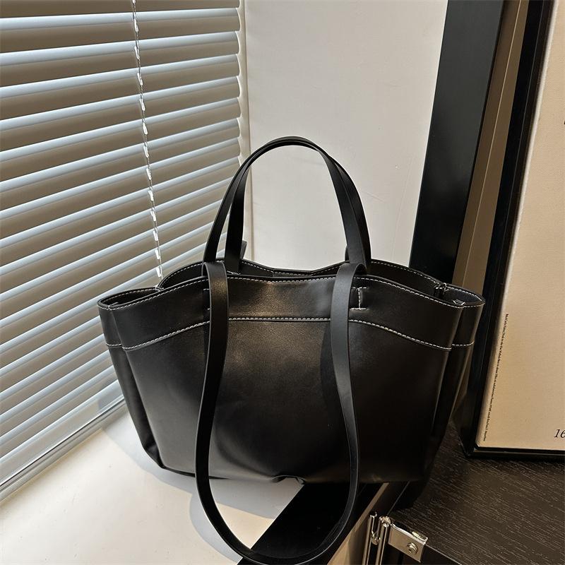 Yogodlns Winter New Retro Chic Tote Bag Women s Large Capacity Commuter Handheld Handbags Basket Shoulder Crossbody Bag 27x8.5x20.5cm
Yogodlns Winter New Retro Chic Tote Bag Women s Large Capacity Commuter Handheld Handbags Basket Shoulder Crossbody Bag 27x8.5x20.5cm