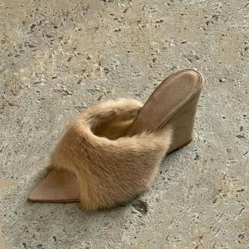 New products in early autumn~ Temperament pointed open-toed fluffy slippers women s 2025 new French casual fashion wedge slippers 40 абрикосовый
New products in early autumn~ Temperament pointed open-toed fluffy slippers women s 2025 new French casual fashion wedge slippers 40 абрикосовый