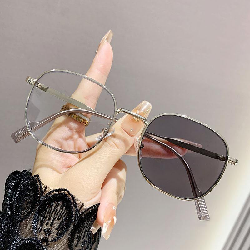 Automatic Photo-sensitive Anti-blue Light Small Round Frame Nearsighted Glasses 7759 -2.25 серебряный
Automatic Photo-sensitive Anti-blue Light Small Round Frame Nearsighted Glasses 7759 -2.25 серебряный