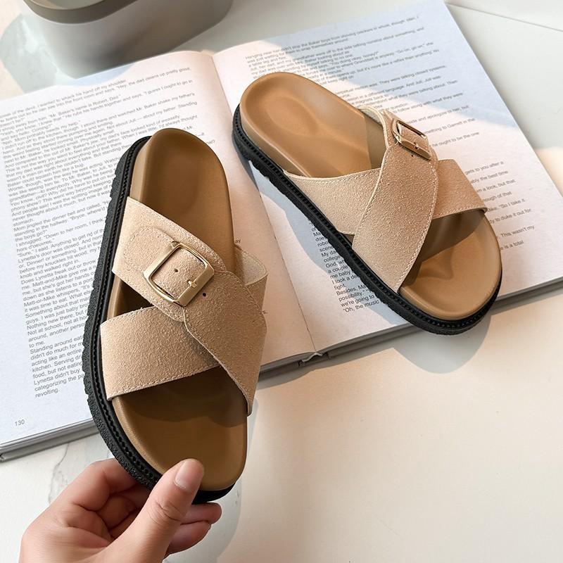 Flat bottom cross with slippers female 2025 summer European station new open-toed fairy wind evening beach cool slippers female 42 хакі
Flat bottom cross with slippers female 2025 summer European station new open-toed fairy wind evening beach cool slippers female 42 хакі