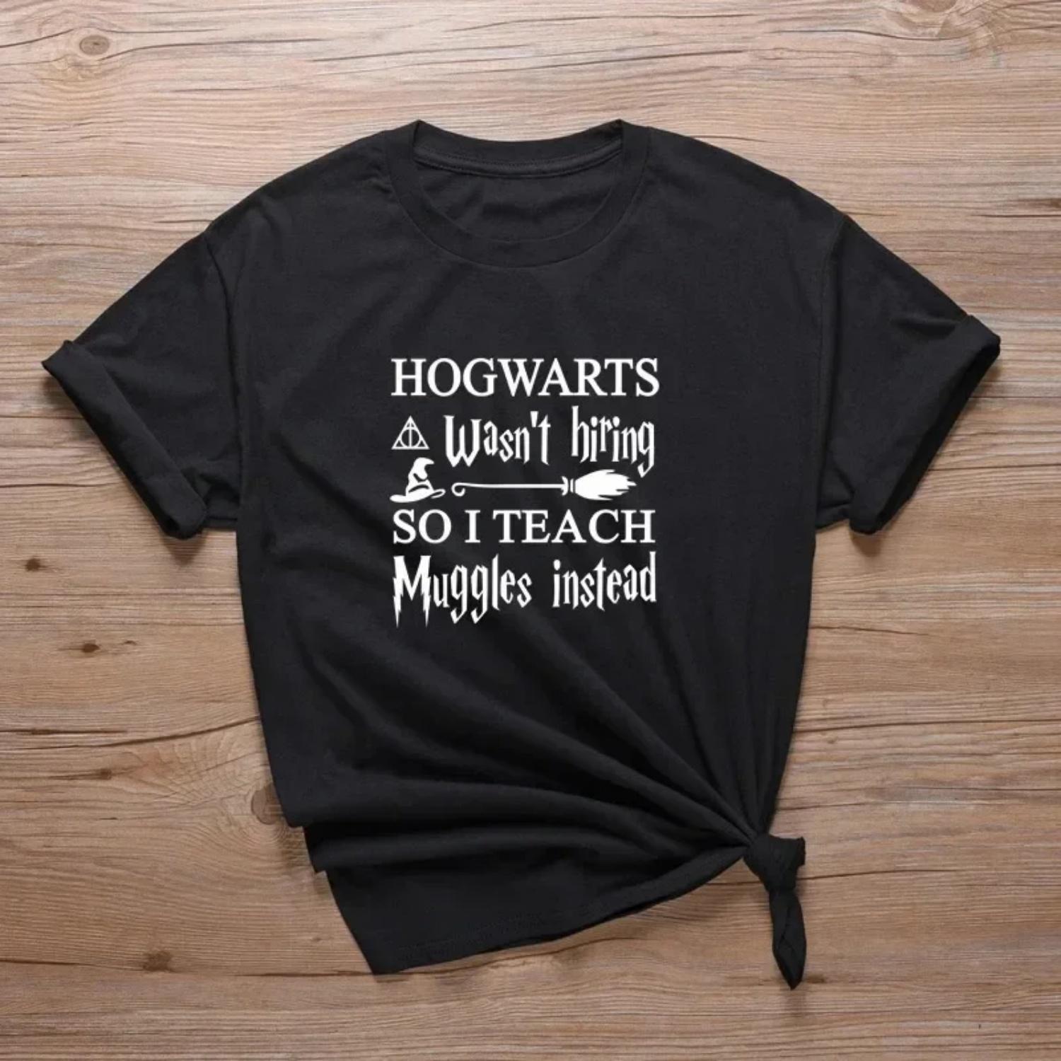 Hogwarts Nam Niet Aan, Dus Ik Leer Dreuzels in Plaats Daarvan Kleding Grafisch Dames T-Shirt Met Korte Mouwen S чёрный
Hogwarts Nam Niet Aan, Dus Ik Leer Dreuzels in Plaats Daarvan Kleding Grafisch Dames T-Shirt Met Korte Mouwen S чёрный