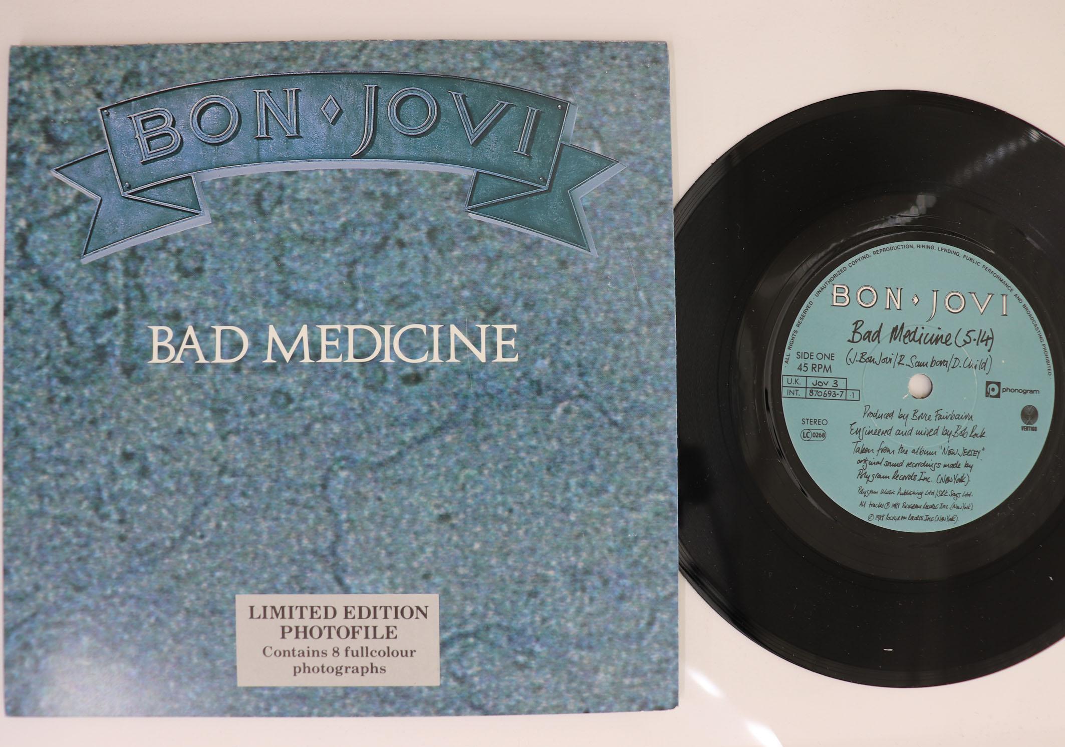 7inch Record BON JOVI Bad Medicine 99 In The Shade JOV3 VERTIGO 1988 UK Rock Used
7inch Record BON JOVI Bad Medicine 99 In The Shade JOV3 VERTIGO 1988 UK Rock Used