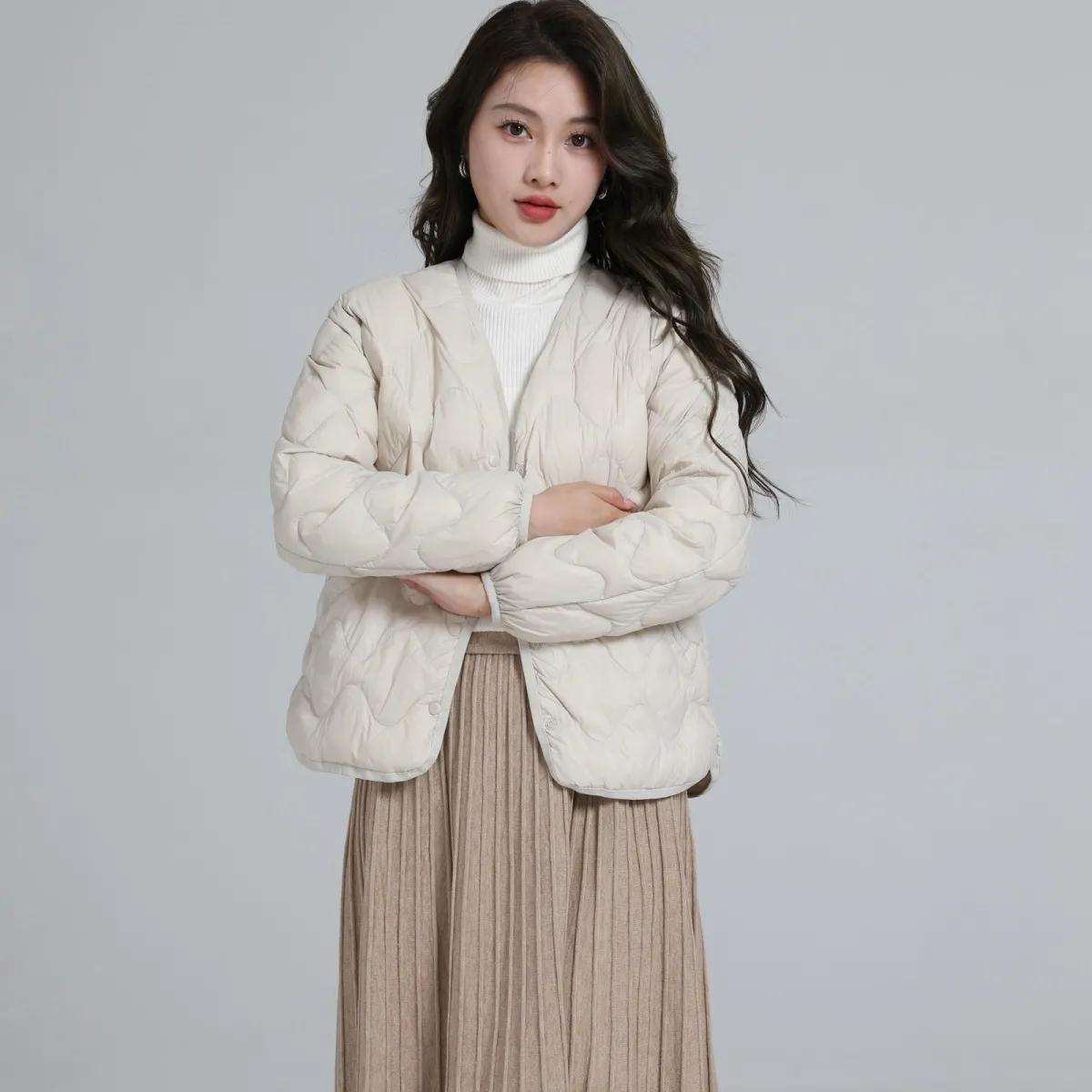 Women s Winter Collarless Light Down Jacket Diamond Plaid Loose V-Collar Short Jacket 3XL чорний
Women s Winter Collarless Light Down Jacket Diamond Plaid Loose V-Collar Short Jacket 3XL чорний