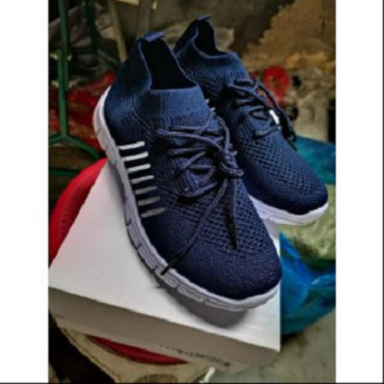 Новая повседневная женская обувь, вязаная «летучей» нитью, на шнуровке, сетчатая, дышащая, легкая, на плоской подошве, большого размера 43 38 тёмно-синий
Новая повседневная женская обувь, вязаная «летучей» нитью, на шнуровке, сетчатая, дышащая, легкая, на плоской подошве, большого размера 43 38 тёмно-синий