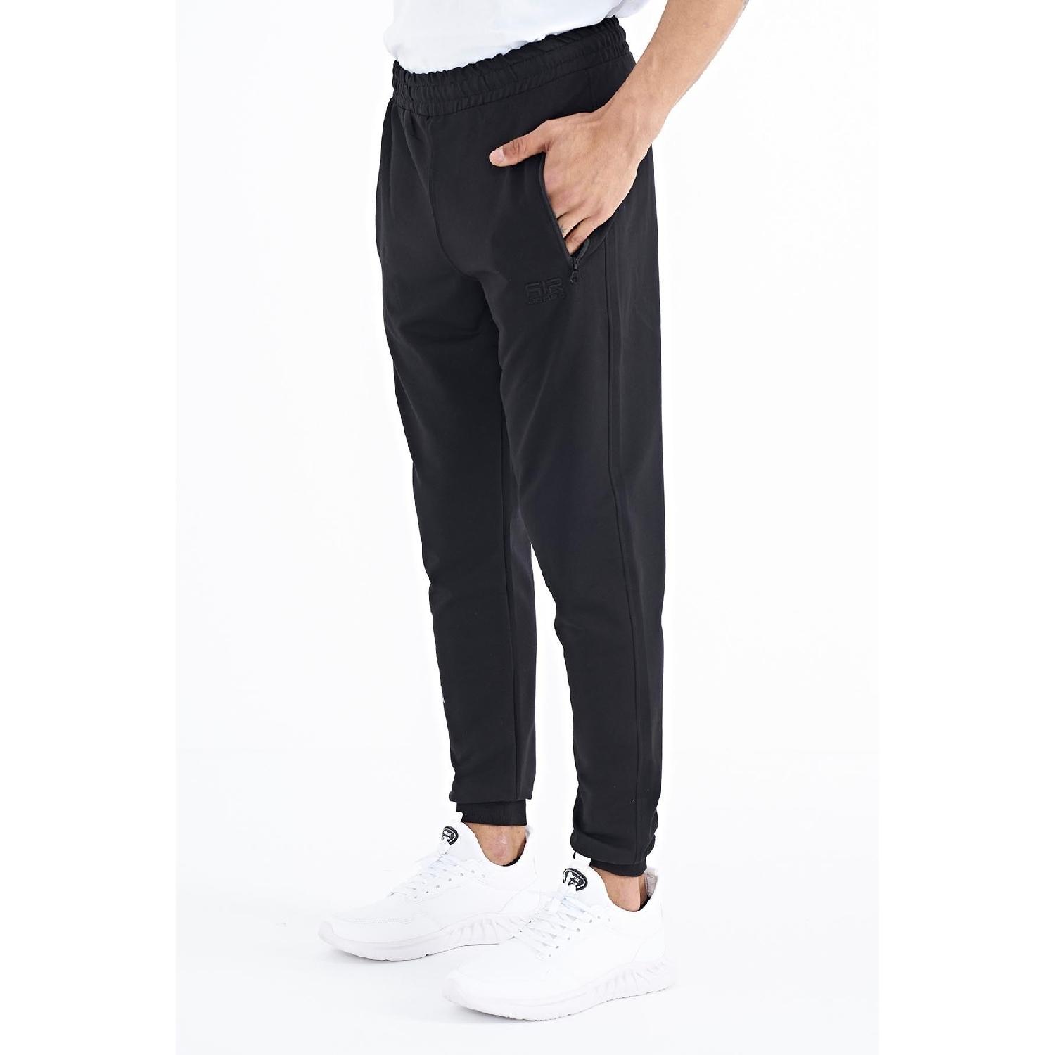Мужской спортивный костюм Rory Black Jogger — 84909 M чёрный
Мужской спортивный костюм Rory Black Jogger — 84909 M чёрный