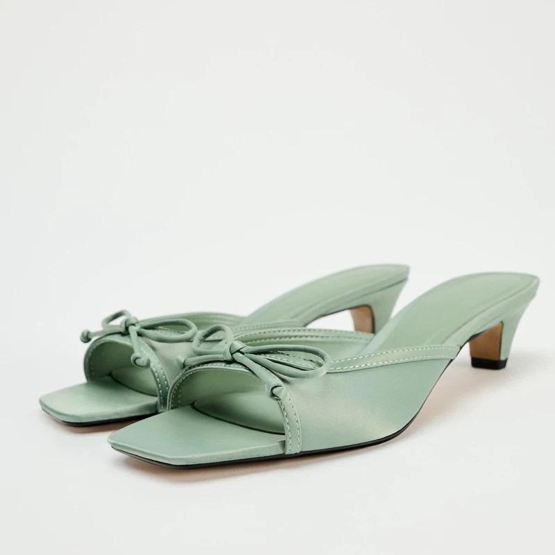 Мода Лето 2025 Новинки Женские Мюли на Высоком Каблуке с Квадратным Носком, Украшенные Бантом, Модные Темпераментные Задники-Слингбэки 42 светло-зеленый
Мода Лето 2025 Новинки Женские Мюли на Высоком Каблуке с Квадратным Носком, Украшенные Бантом, Модные Темпераментные Задники-Слингбэки 42 светло-зеленый