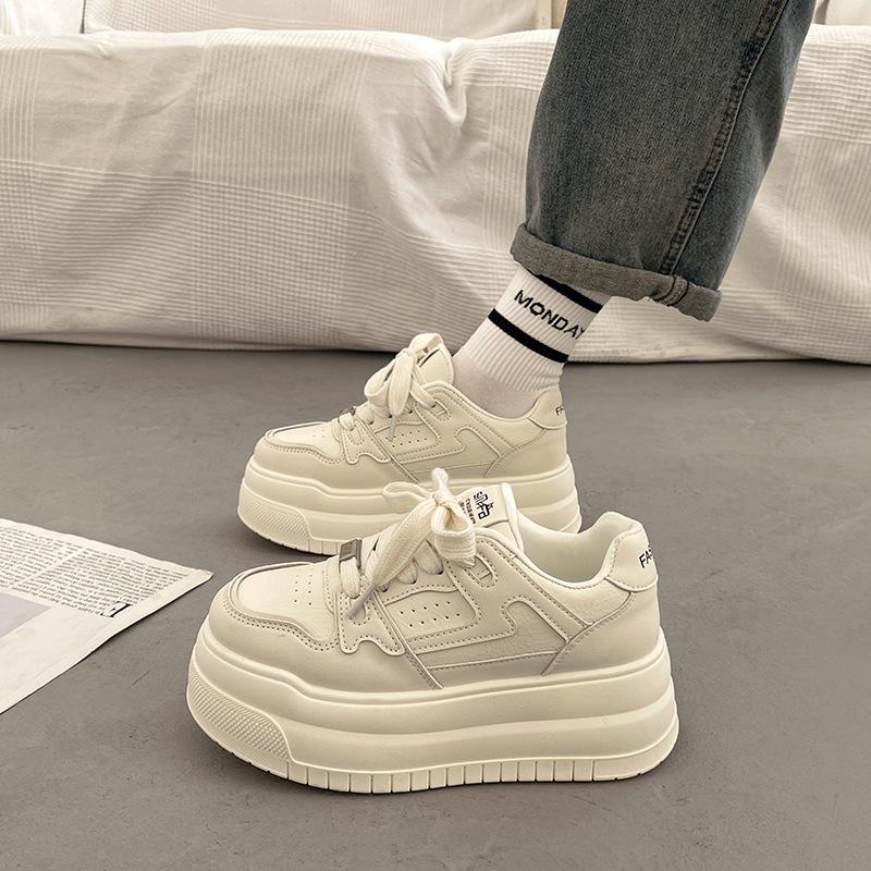 Популярные кроссовки на толстой подошве, маленькие белые туфли-маффины, женские нишевые туфли на платформе, 2025, супергорячие новинки, весенне-осенние повседневные спортивные туфли 35 слоновая кость
Популярные кроссовки на толстой подошве, маленькие белые туфли-маффины, женские нишевые туфли на платформе, 2025, супергорячие новинки, весенне-осенние повседневные спортивные туфли 35 слоновая кость