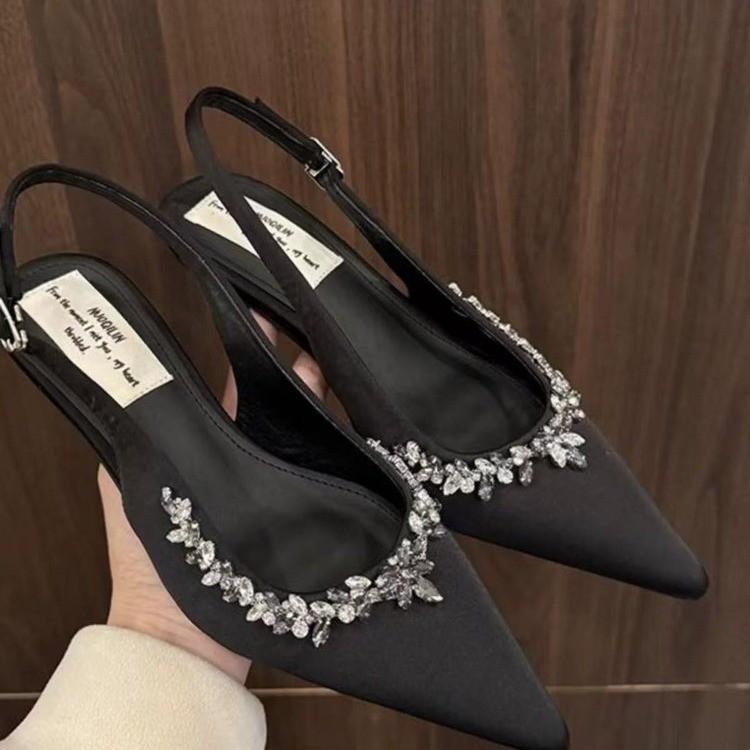 French high-heeled temperament Mary Jane shoes women s rear empty sandals spring 2025 new pointed thin heel casual shoes 35 чёрный
French high-heeled temperament Mary Jane shoes women s rear empty sandals spring 2025 new pointed thin heel casual shoes 35 чёрный