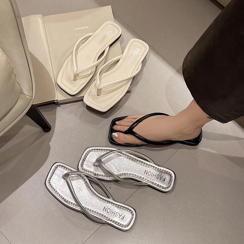 Comfortable daily versatile thick-soled flip-flops women s spring and summer new outer wear flat heels casual not tired feet with skirts slippers tide 35 чёрный
Comfortable daily versatile thick-soled flip-flops women s spring and summer new outer wear flat heels casual not tired feet with skirts slippers tide 35 чёрный