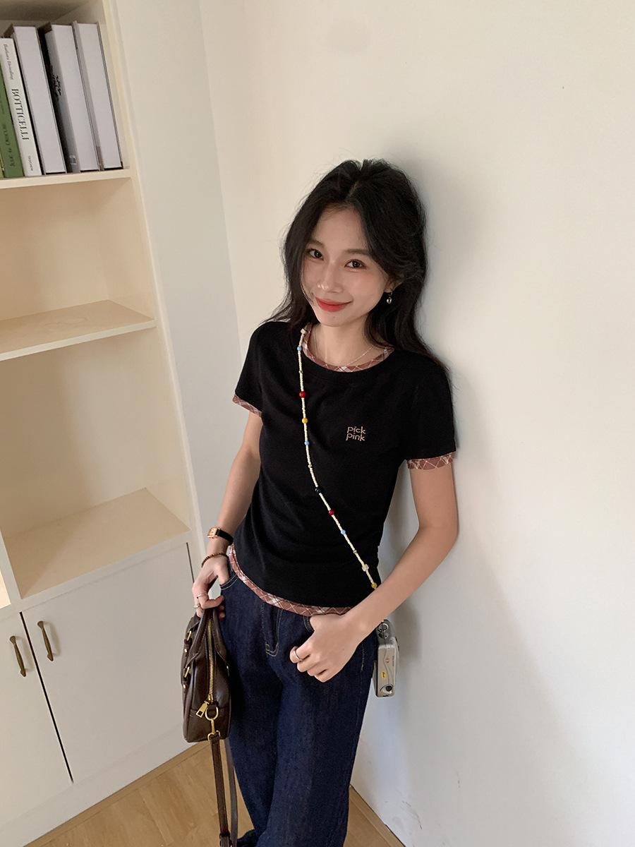 Pure desire plaid splicing short-sleeved T-shirt women s summer new fake two-piece round neck letter slim-fitting inner bottom top S чёрный
Pure desire plaid splicing short-sleeved T-shirt women s summer new fake two-piece round neck letter slim-fitting inner bottom top S чёрный