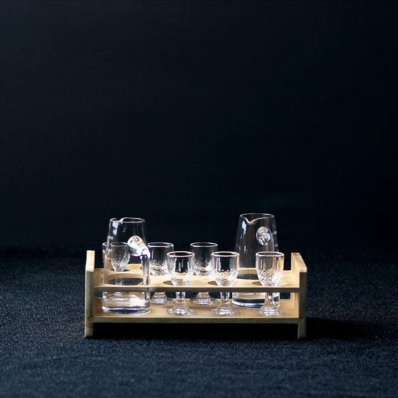 Jiakang Handmade Glass Liquor Serving Set
Jiakang Handmade Glass Liquor Serving Set