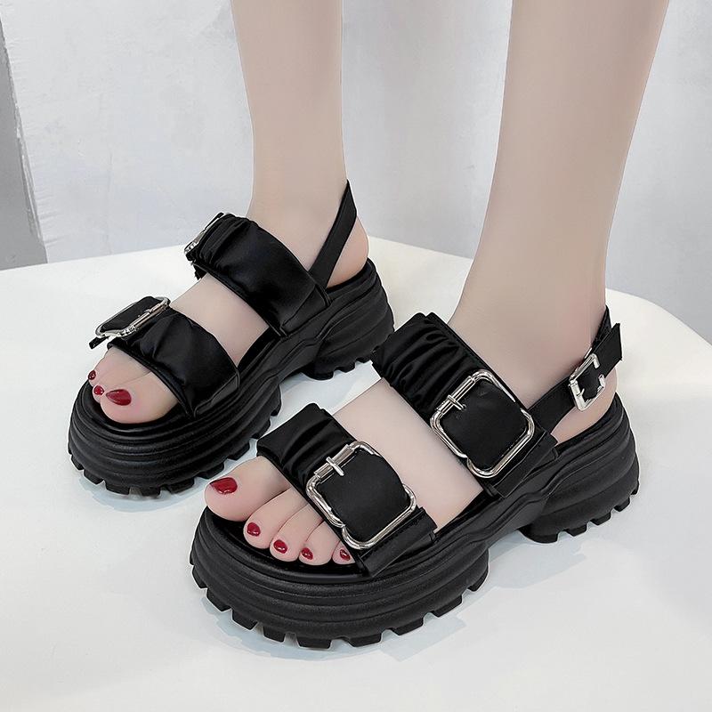 2025 summer new muffin thick-soled metal buckle women s shoes fashionable solid color buckle one-word women s sports sandals 35
2025 summer new muffin thick-soled metal buckle women s shoes fashionable solid color buckle one-word women s sports sandals 35