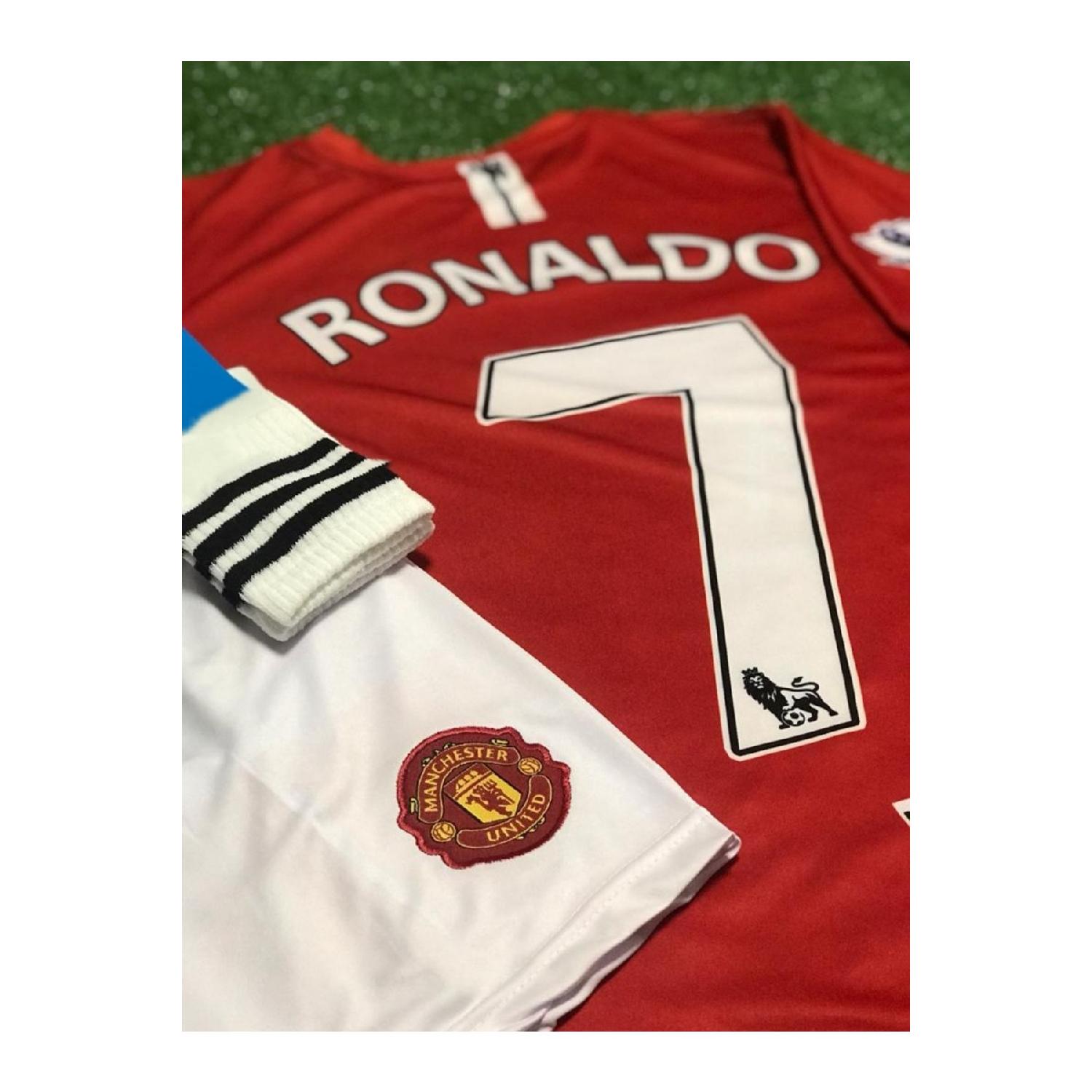 Детский комплект из 3 футболок с Криштиану Роналду, финал Лиги чемпионов «Манчестер Юнайтед-2008», Москва, финал Лиги чемпионов 2008 года. 
Детский комплект из 3 футболок с Криштиану Роналду, финал Лиги чемпионов «Манчестер Юнайтед-2008», Москва, финал Лиги чемпионов 2008 года.