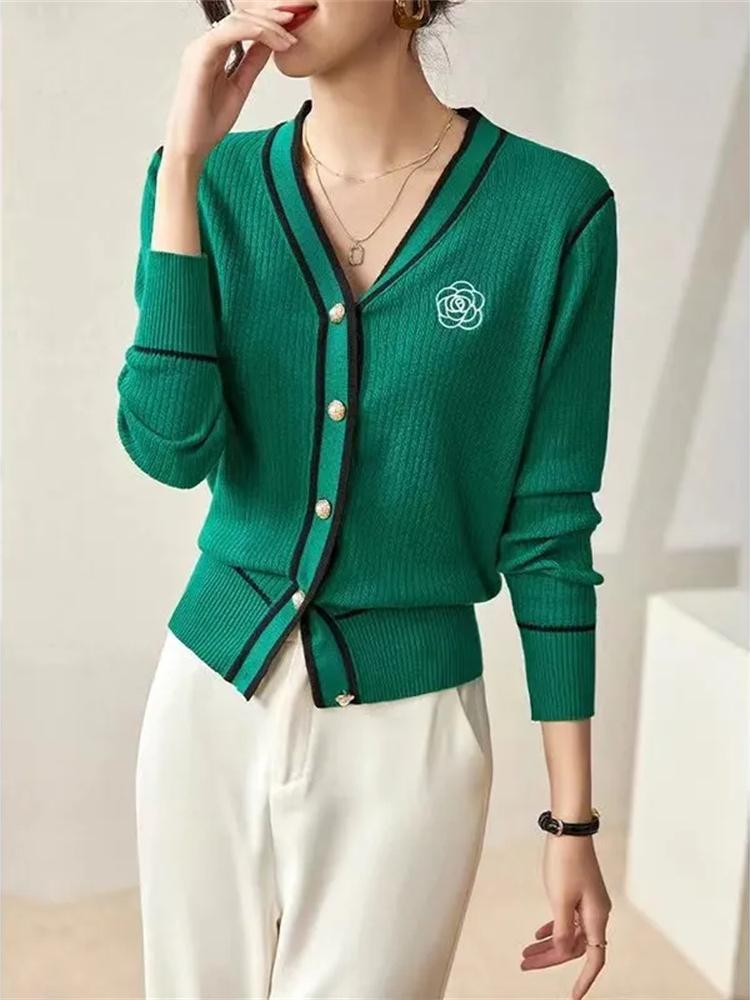 Шикарный кардиган с V-образным вырезом и вышивкой: Эластичный и уютный трикотаж с цветочным принтом для осени/зимы — стильная женская одежда XXL зелёный
Шикарный кардиган с V-образным вырезом и вышивкой: Эластичный и уютный трикотаж с цветочным принтом для осени/зимы — стильная женская одежда XXL зелёный