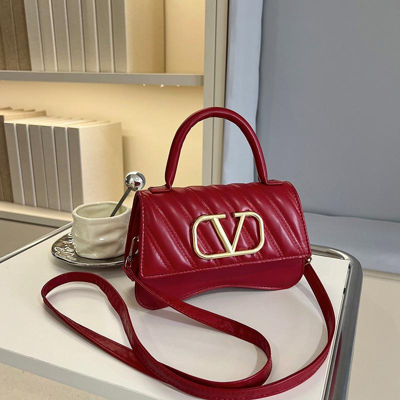 Foreign style small square bag light luxury trend official website genuine autumn and winter oblique span shoulder handbag women s birthday gift burs бордовый
Foreign style small square bag light luxury trend official website genuine autumn and winter oblique span shoulder handbag women s birthday gift burs бордовый