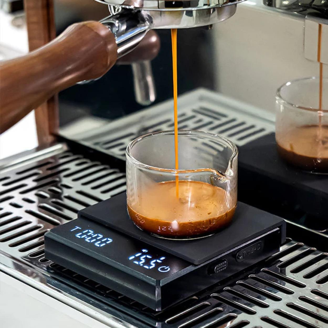 Smart Coffee Scale with Timer 0.1g Precision,USB-C Rechargeable IP67 Waterproof for Home/Barista/Brewing,Digital Kitchen Scale чорний
Smart Coffee Scale with Timer 0.1g Precision,USB-C Rechargeable IP67 Waterproof for Home/Barista/Brewing,Digital Kitchen Scale чорний