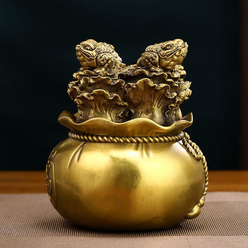 Zhaocai All Copper Golden Toad Treasure Pot Ornaments Attract Wealth Cabbage Living Room TV Cabinet Office Decor Opening Gift
Zhaocai All Copper Golden Toad Treasure Pot Ornaments Attract Wealth Cabbage Living Room TV Cabinet Office Decor Opening Gift