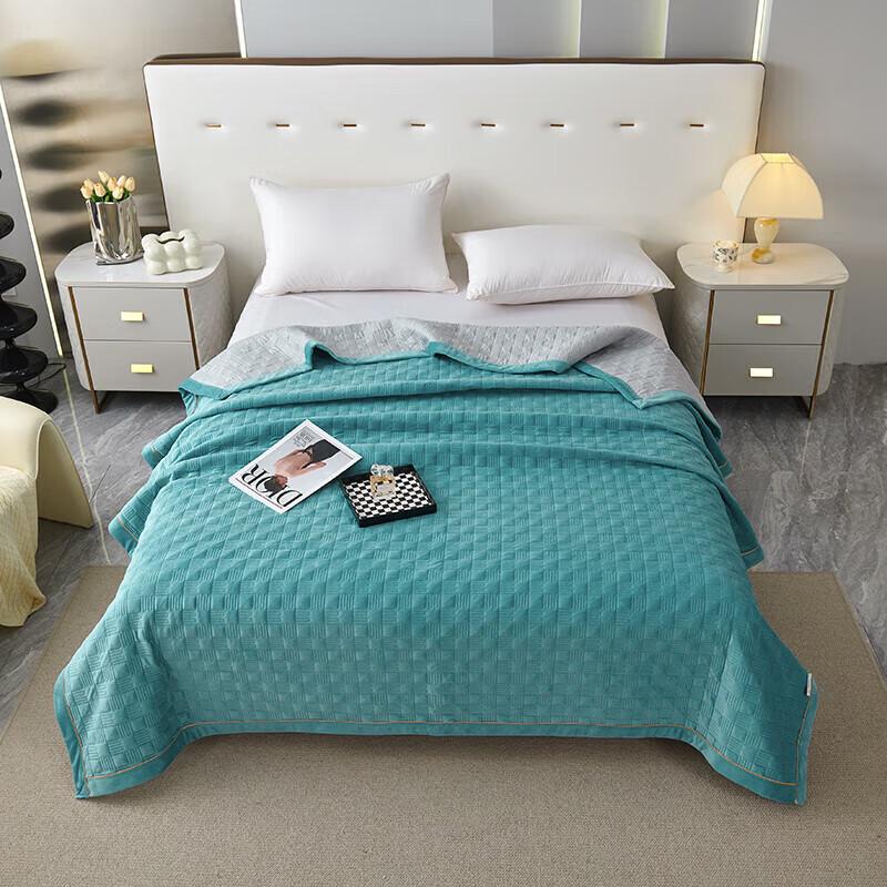 Red Bean Light Luxury Solid Color Bed Cover
Red Bean Light Luxury Solid Color Bed Cover