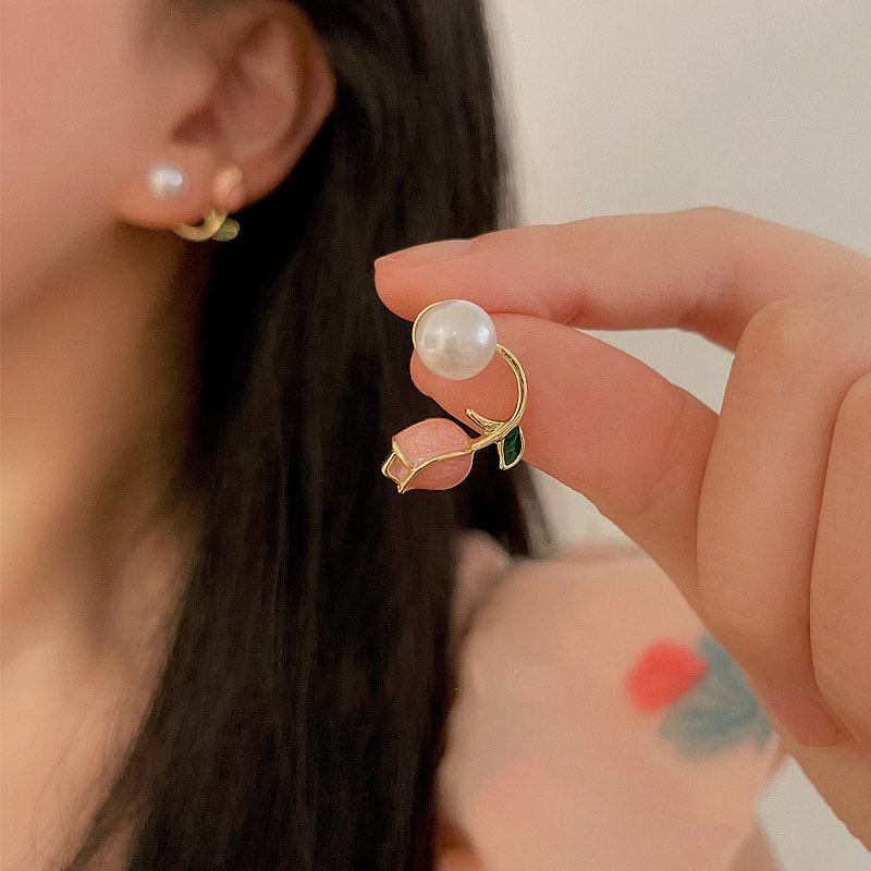Two Ways To Wear Tulip Flower Pearl Earrings for Woman Korean Crystal Fashion Jewelry Unusual Accessories Party Girls
Two Ways To Wear Tulip Flower Pearl Earrings for Woman Korean Crystal Fashion Jewelry Unusual Accessories Party Girls