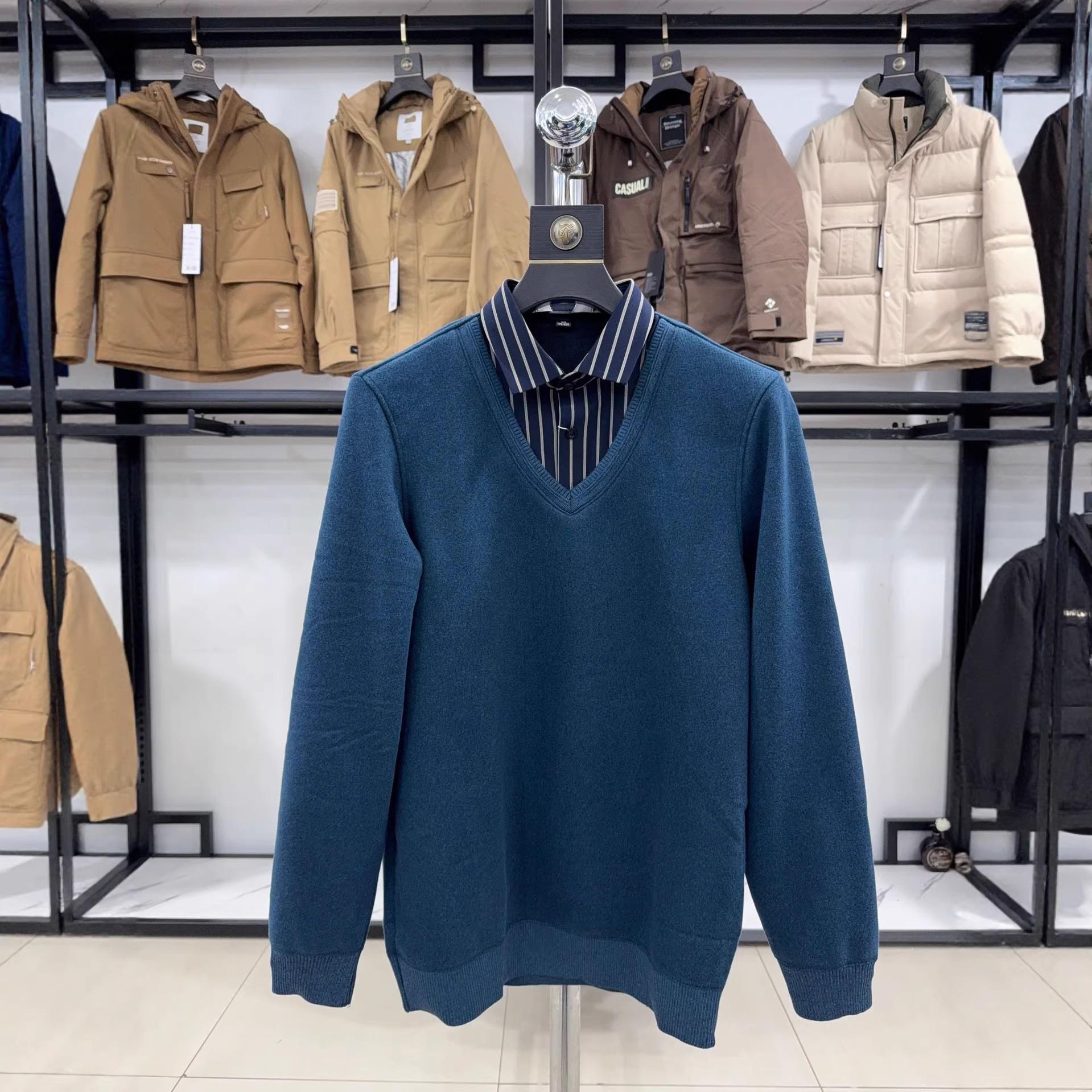 Men s Green V-Neck Knit Sweater with Fleece-Lined Shirt Collar - PY19 190 (165-180 lbs) темно-зелений колір
Men s Green V-Neck Knit Sweater with Fleece-Lined Shirt Collar - PY19 190 (165-180 lbs) темно-зелений колір