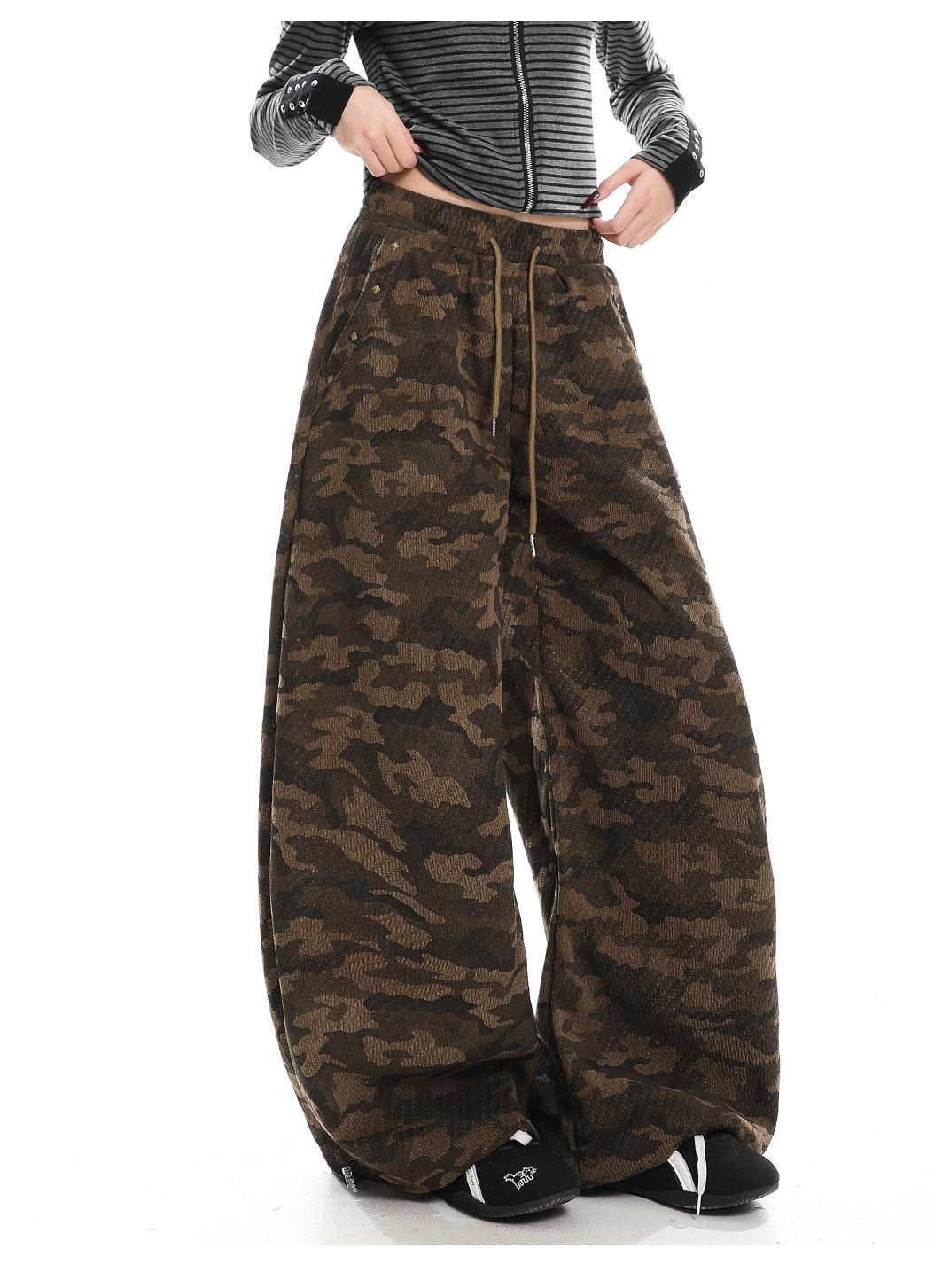 Women s Spring & Fall Camo Casual Pants: Elastic Waist, Drawstring, Slight Flare, Loose Straight Leg, Versatile & Slimming Fit. XL for 155-165 cm (117-128 jin) коричневый/камуфляжный
Women s Spring & Fall Camo Casual Pants: Elastic Waist, Drawstring, Slight Flare, Loose Straight Leg, Versatile & Slimming Fit. XL for 155-165 cm (117-128 jin) коричневый/камуфляжный
