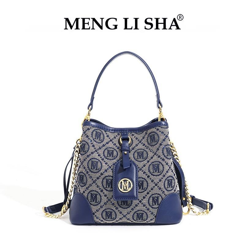 Bag Women s Fashion Portable Vegetable Basket Bag Spring and Summer New Premium Textured Shoulder Crossbody Letter Bucket Bag синій
Bag Women s Fashion Portable Vegetable Basket Bag Spring and Summer New Premium Textured Shoulder Crossbody Letter Bucket Bag синій