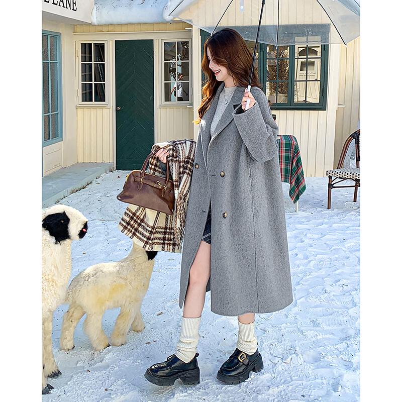 Женское элегантное пальто средней длины из смесовой шерсти M
Женское элегантное пальто средней длины из смесовой шерсти M