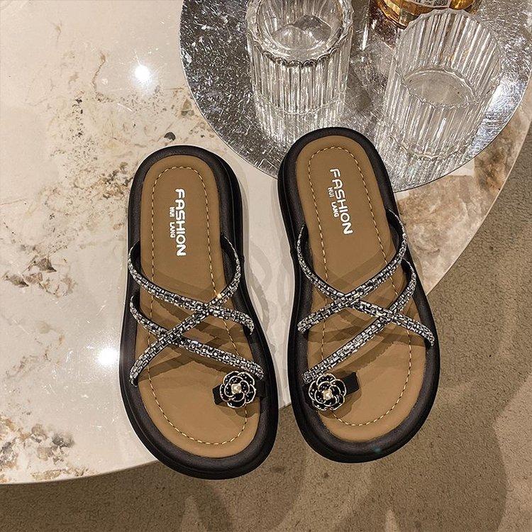 Toe soft sole thick bottom flat bottom shit feeling cool slippers women s summer wear fashion new lace-up sandals 35 чорний
Toe soft sole thick bottom flat bottom shit feeling cool slippers women s summer wear fashion new lace-up sandals 35 чорний