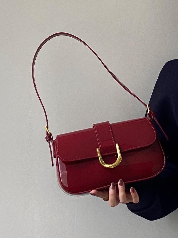 Women s Retro Wine Red Messenger Bag - 2026 Autumn/Winter Collection, Horseshoe Buckle, Small Square Underarm Shoulder Bag
Women s Retro Wine Red Messenger Bag - 2026 Autumn/Winter Collection, Horseshoe Buckle, Small Square Underarm Shoulder Bag