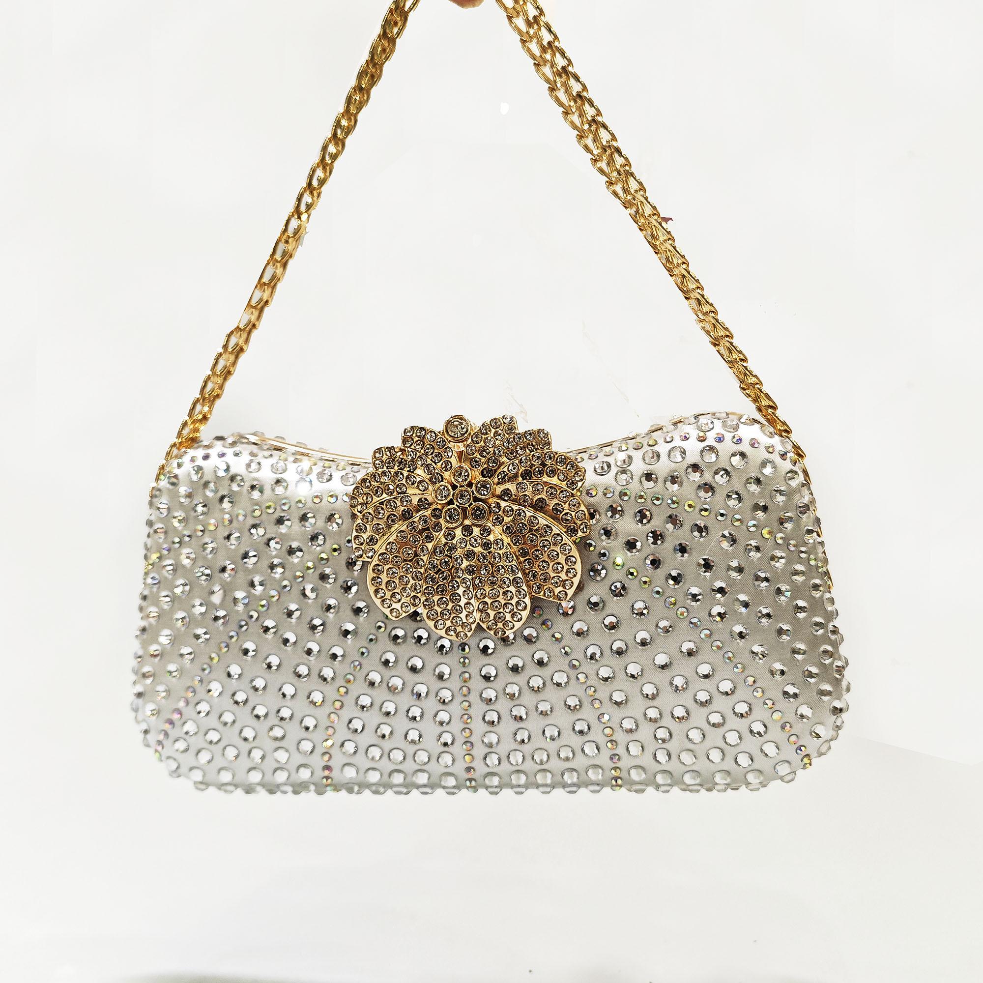 Women s Crystal Evening Bag WHTUOHENG Gold/Silver Navy Blue Hard Metal Flower Diamond Party Prom Crossbody Shoulder Handbag 21cmX11cmX6cm серебряный
Women s Crystal Evening Bag WHTUOHENG Gold/Silver Navy Blue Hard Metal Flower Diamond Party Prom Crossbody Shoulder Handbag 21cmX11cmX6cm серебряный