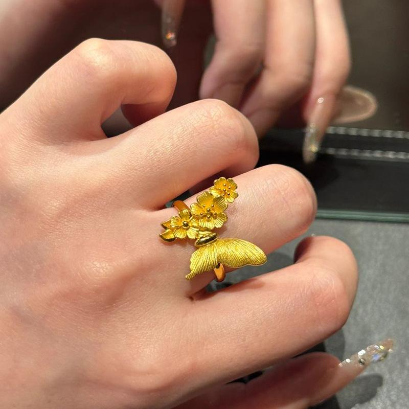 Antique gold craftsm Female Ring fashion retro brushed butterfly flower asymmetrical rings for women exquisite jewelry gift resizable золотой
Antique gold craftsm Female Ring fashion retro brushed butterfly flower asymmetrical rings for women exquisite jewelry gift resizable золотой