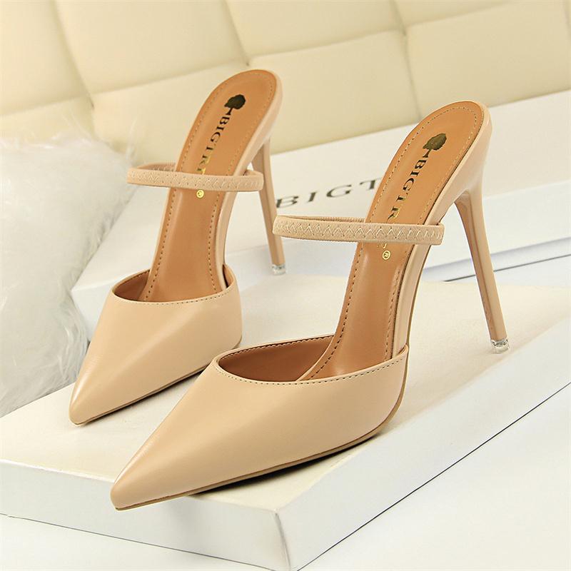 Summer Retro Simple Women Shallow Mouth Thin High Heels Mules Slingbacks Slippers Pointed Toe Hollow Wedding Slip On Pumps Shoes 34(Foot22cm)
Summer Retro Simple Women Shallow Mouth Thin High Heels Mules Slingbacks Slippers Pointed Toe Hollow Wedding Slip On Pumps Shoes 34(Foot22cm)