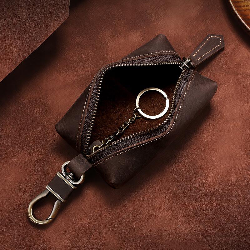 Large capacity leather key bag, retro first-layer cowhide key, leather case, zipper buckle, genuine leather key bag. темно-коричневого кольору
Large capacity leather key bag, retro first-layer cowhide key, leather case, zipper buckle, genuine leather key bag. темно-коричневого кольору