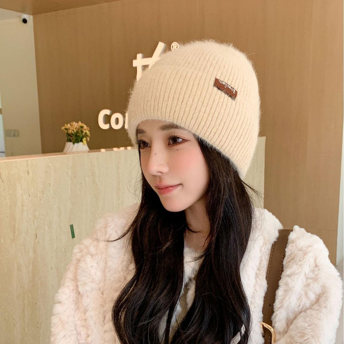 Осенне-зимняя женская шапка плюшевая новая корейская вязаная шапка универсальная теплая защита ушей утолщенная модная студенческая шерстяная шапка one size
